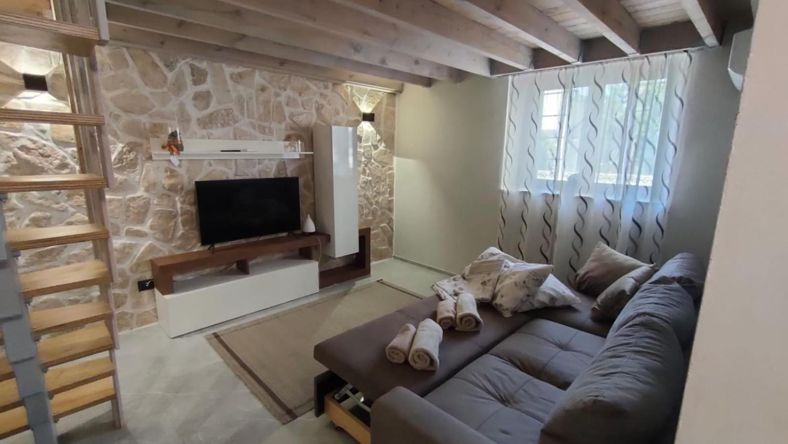Louis Home Syracuse Luaran gambar